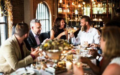 Why Try a Group Dining Restaurant in Creve Coeur This Autumn